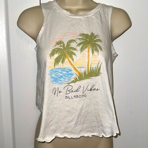 2 PC LOT SURFER GIRL RIP CURL & BILLABONG - SHIRTS FOR YOUR NEXT VACA! 🏄‍♀️